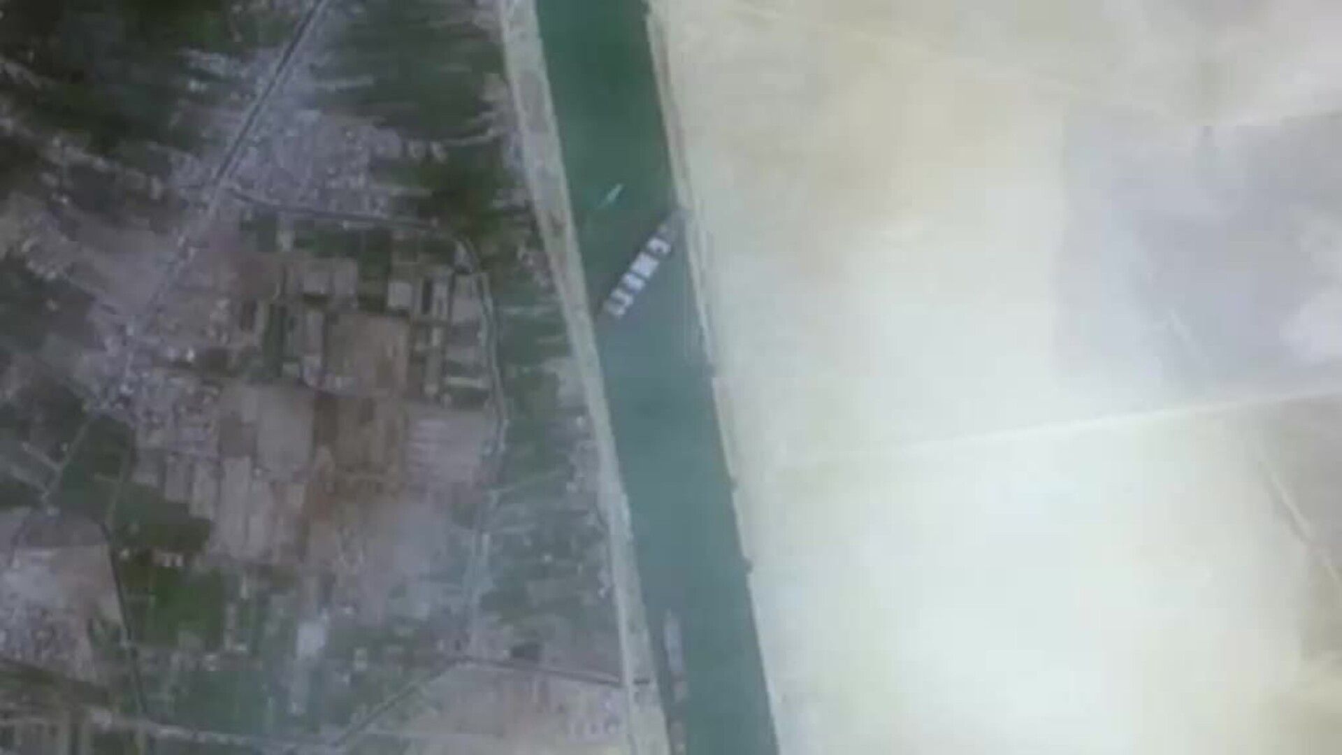 Desencallar el carguero atrapado en el Canal de Suez podría llevar varios días e incluso semanas