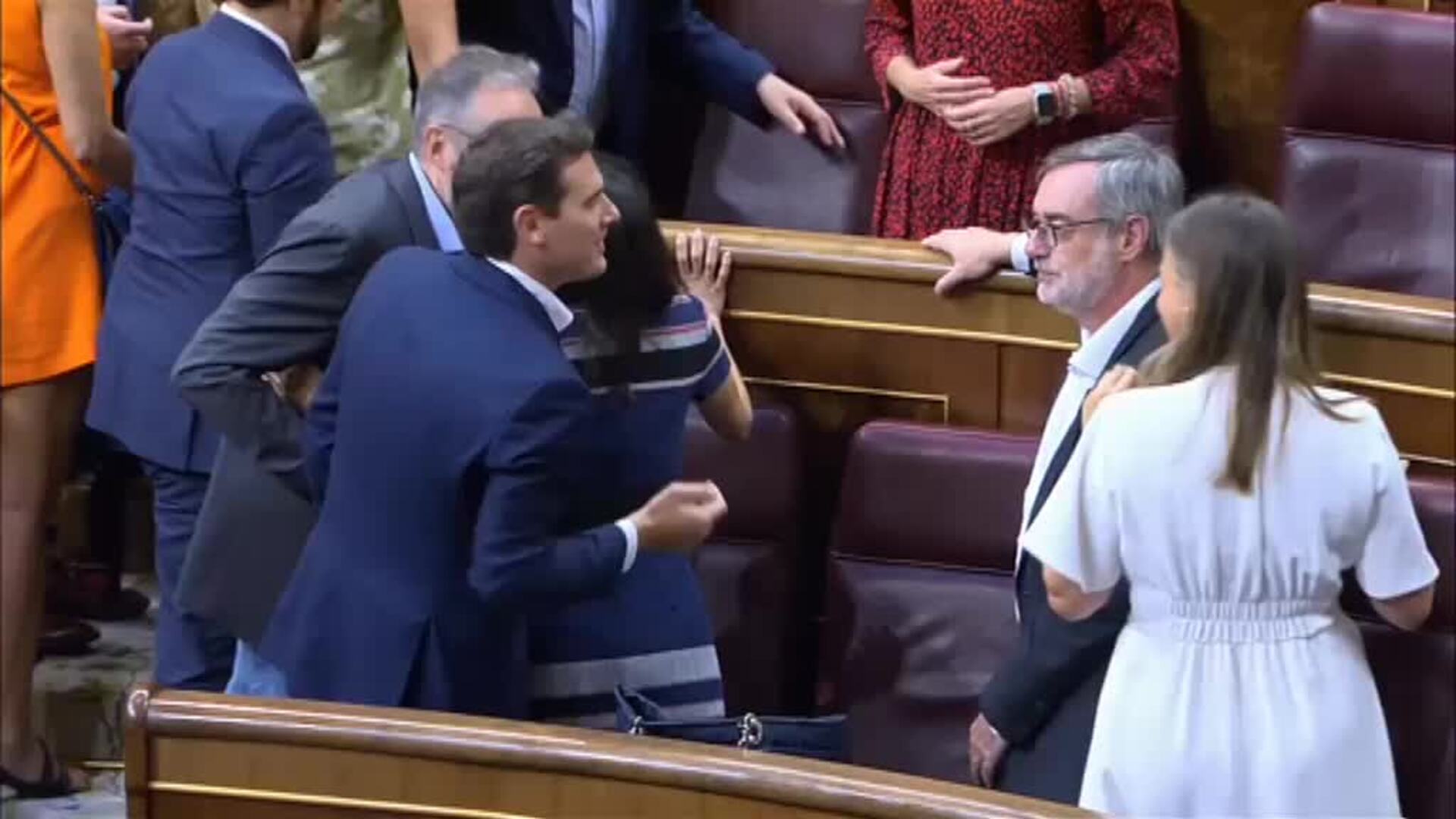 Rivera reaparece tras un mes alejado del foco político