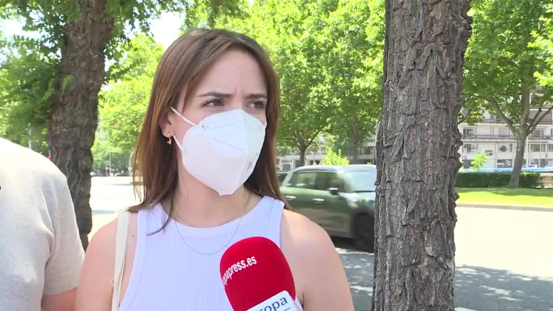 Ciudadanos respaldan la retirada del uso de la mascarilla al aire libre