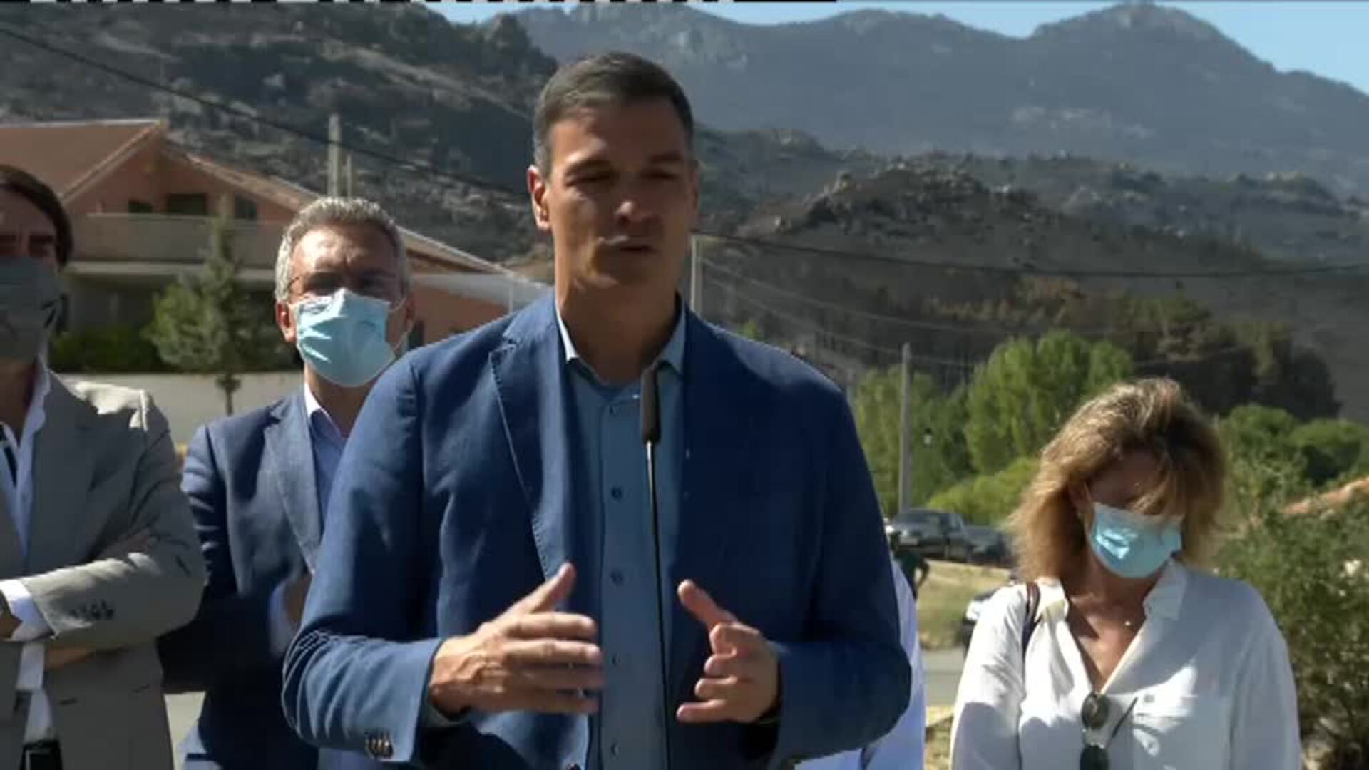 Sánchez traslada el compromiso total del Gobierno con los afectados por el fuego en Ávila