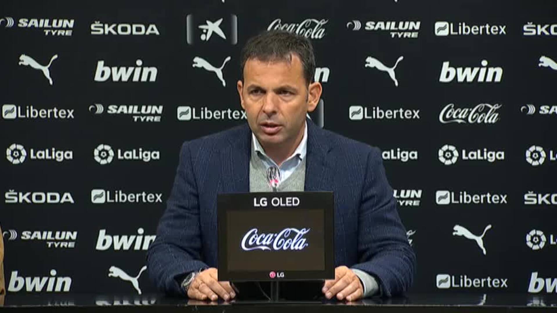 El Valencia no celebra un empate que mantiene al Alavés en dinámica positiva