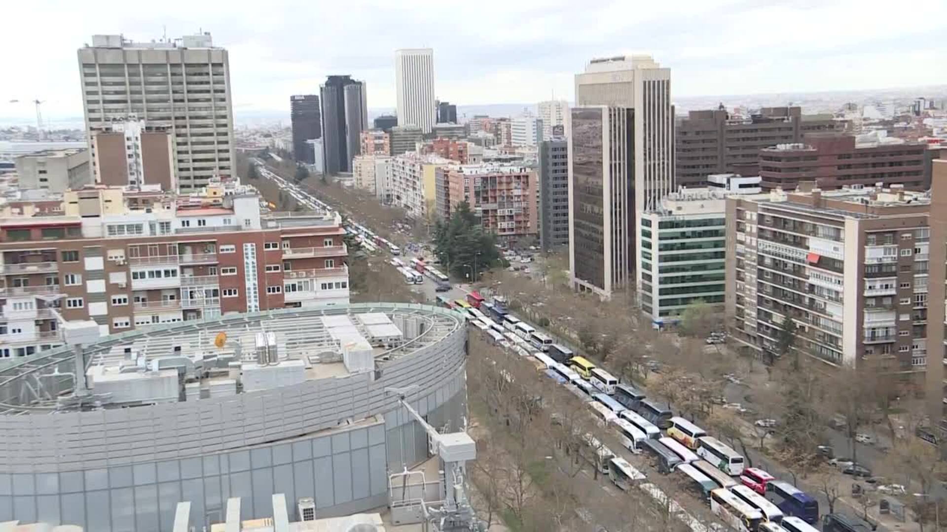 Autobuses del mundo rural llenan la Castellana