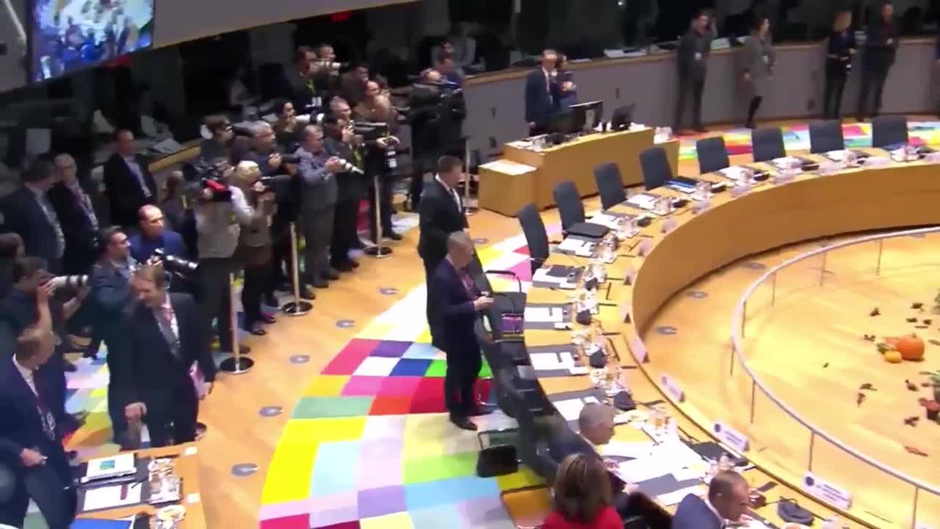 La UE a 27 &quot;toma nota&quot; de la petición de prórroga del Brexit