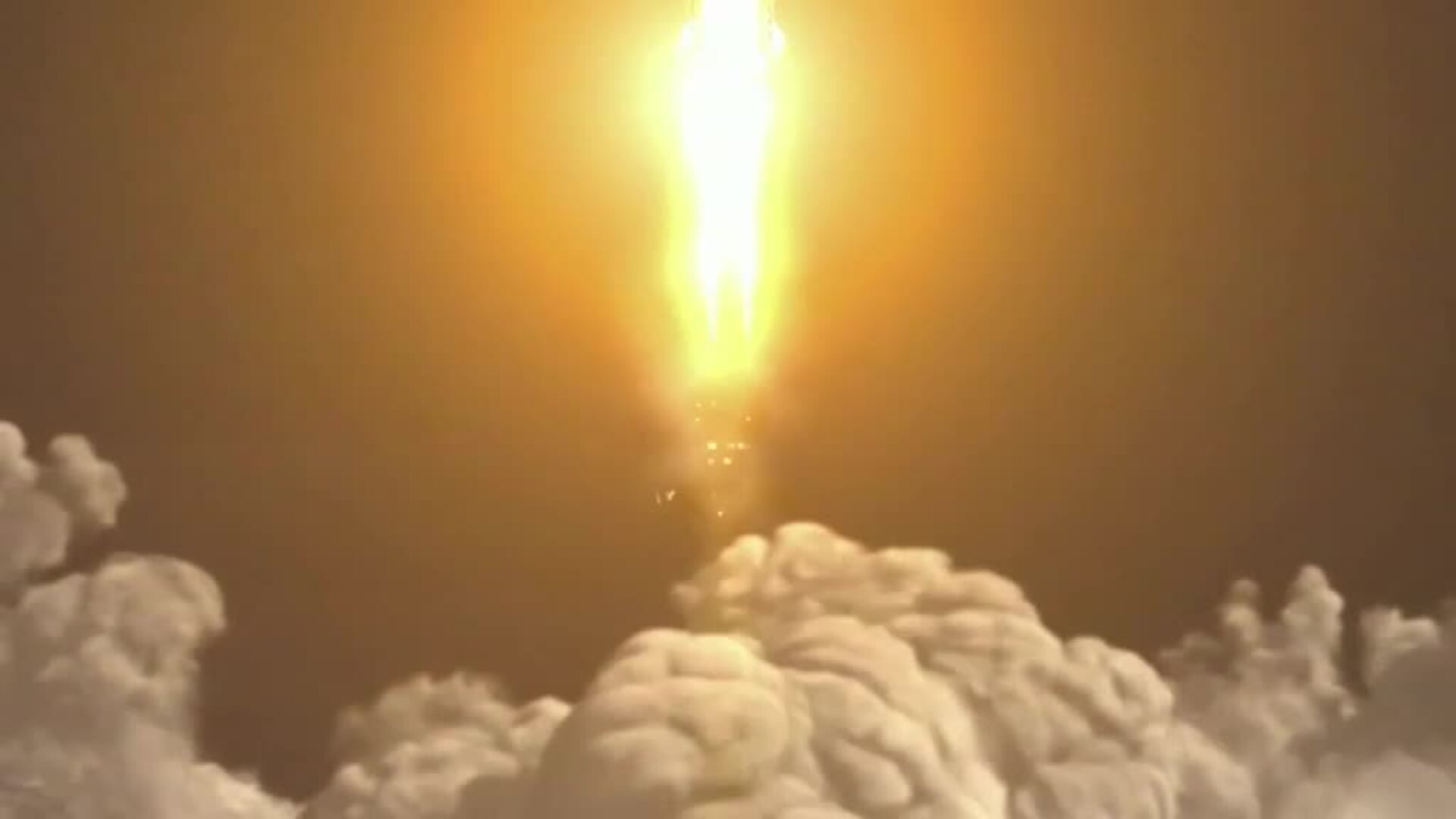 Fuegos artificiales, luces y realidad aumentada para dar la bienvenida al 2022 en la ciudad china de Qingdao