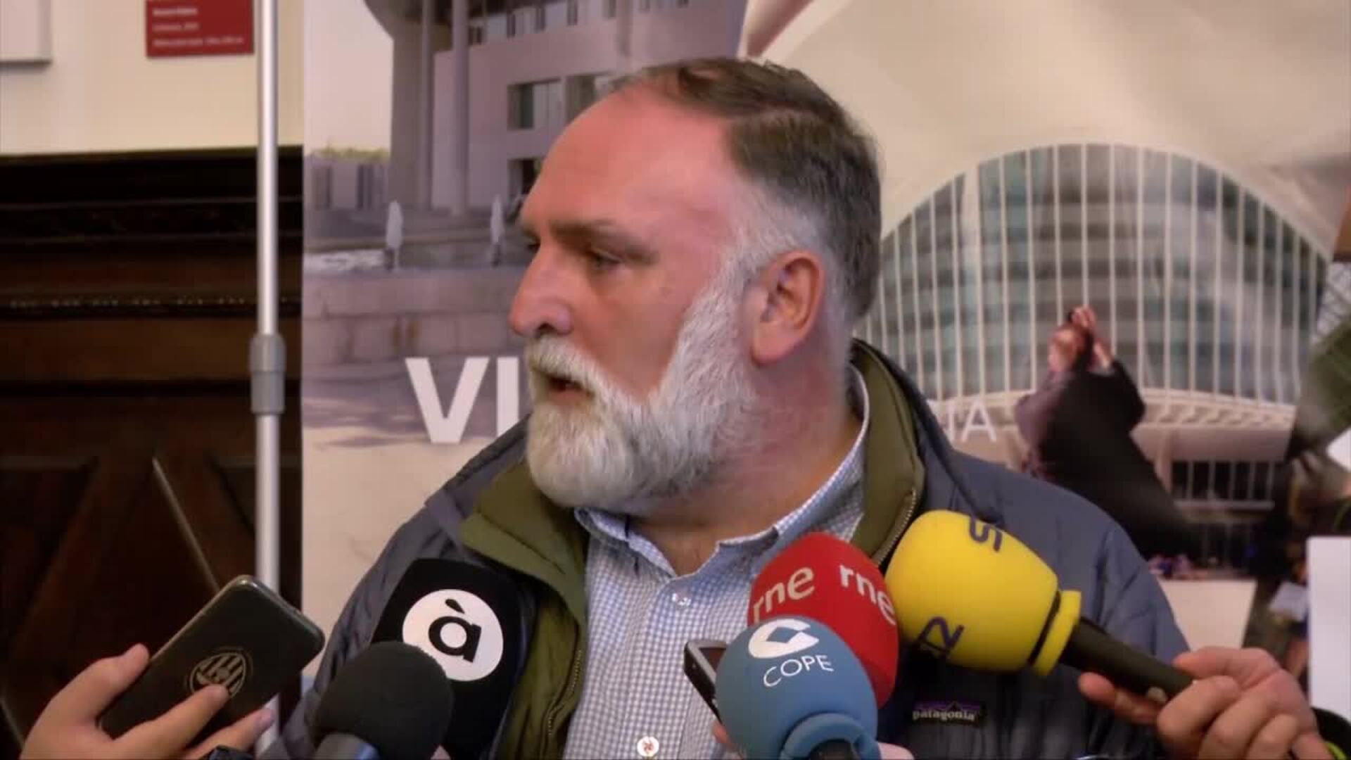 Chef José Andrés reconocido como Embajador Internacional de la Paella