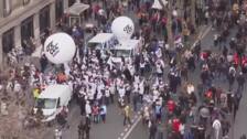 Las protestas en Francia contra la reforma de las pensiones se convierten en una contestación global contra Macron
