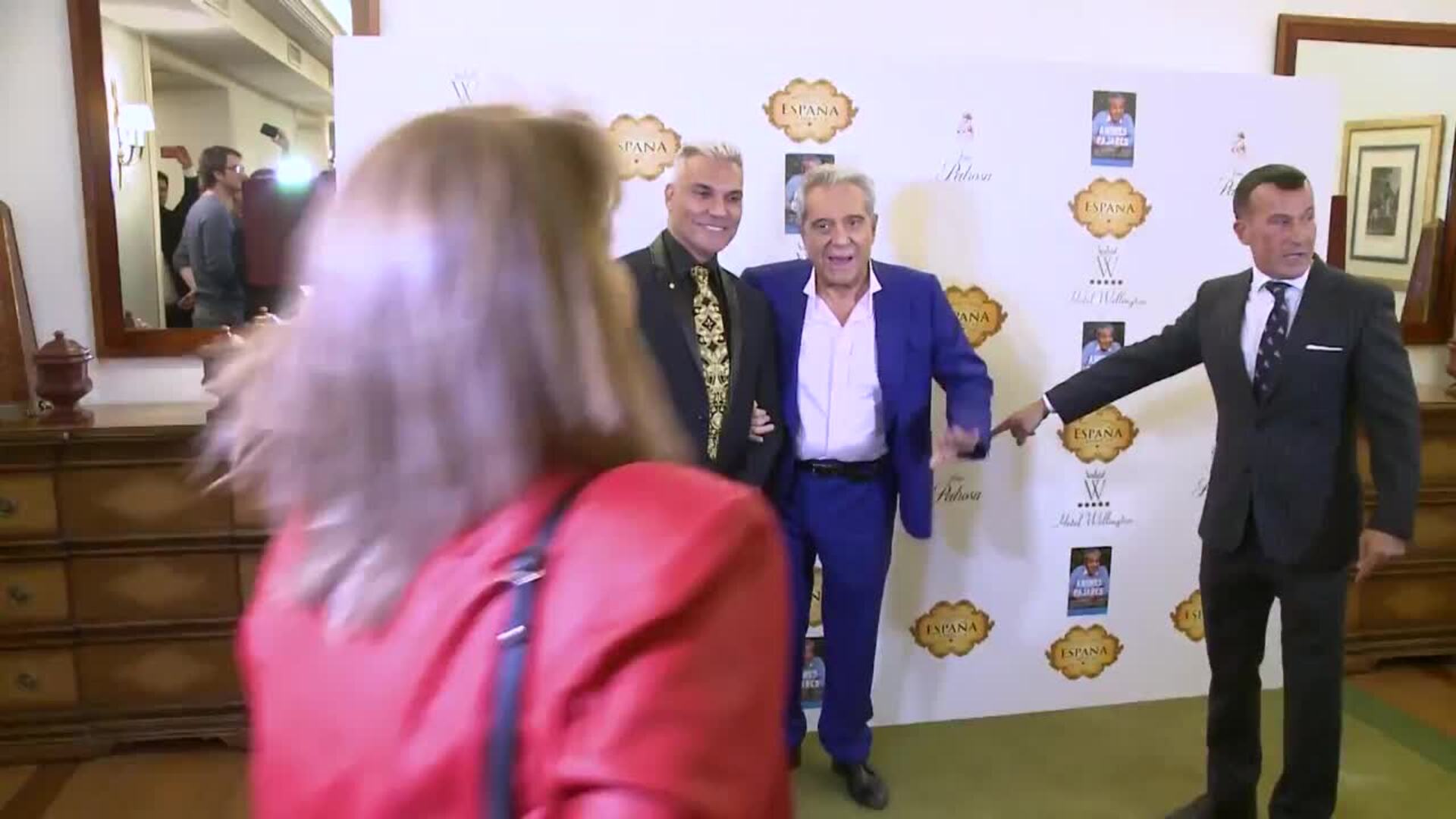 Andrés Pajares presenta sus memorias rodeado de familia y amigos