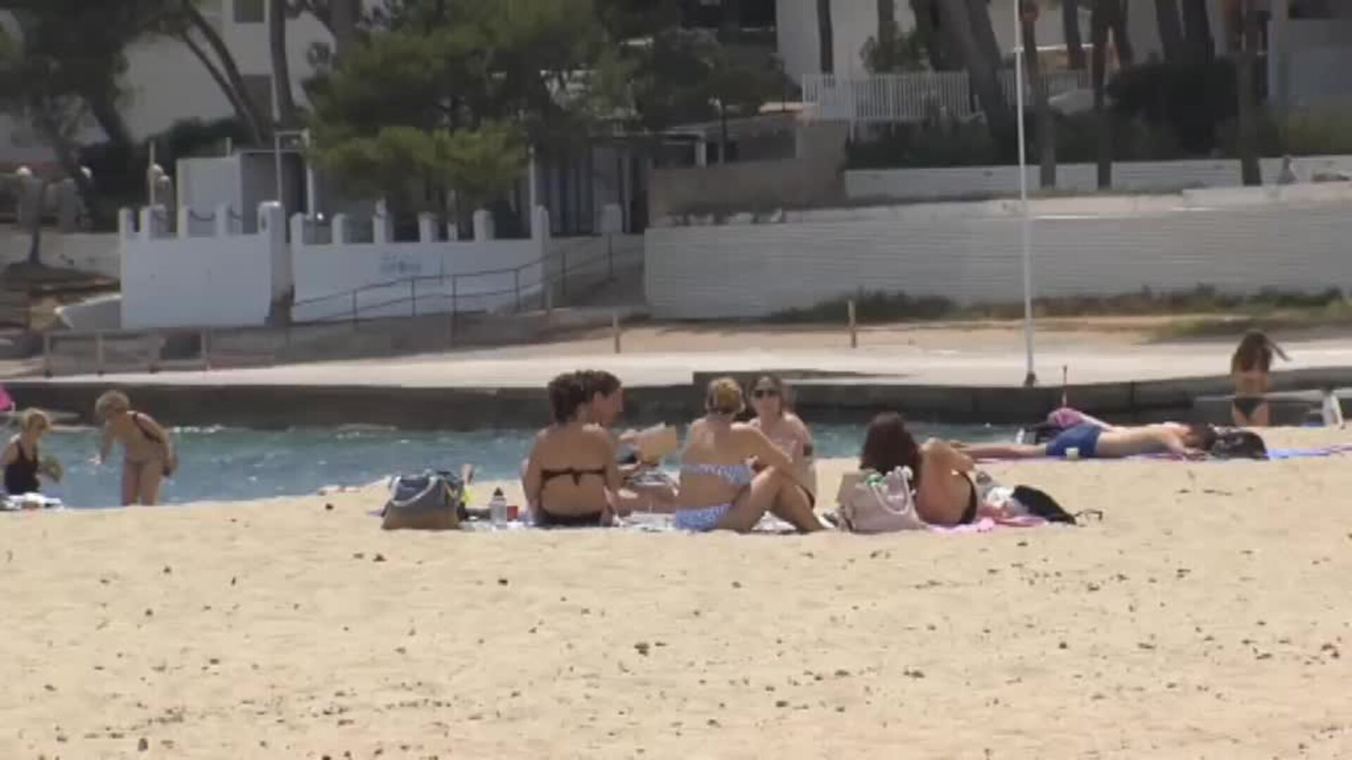 Reino Unido mantiene a España fuera de la lista de destinos seguros