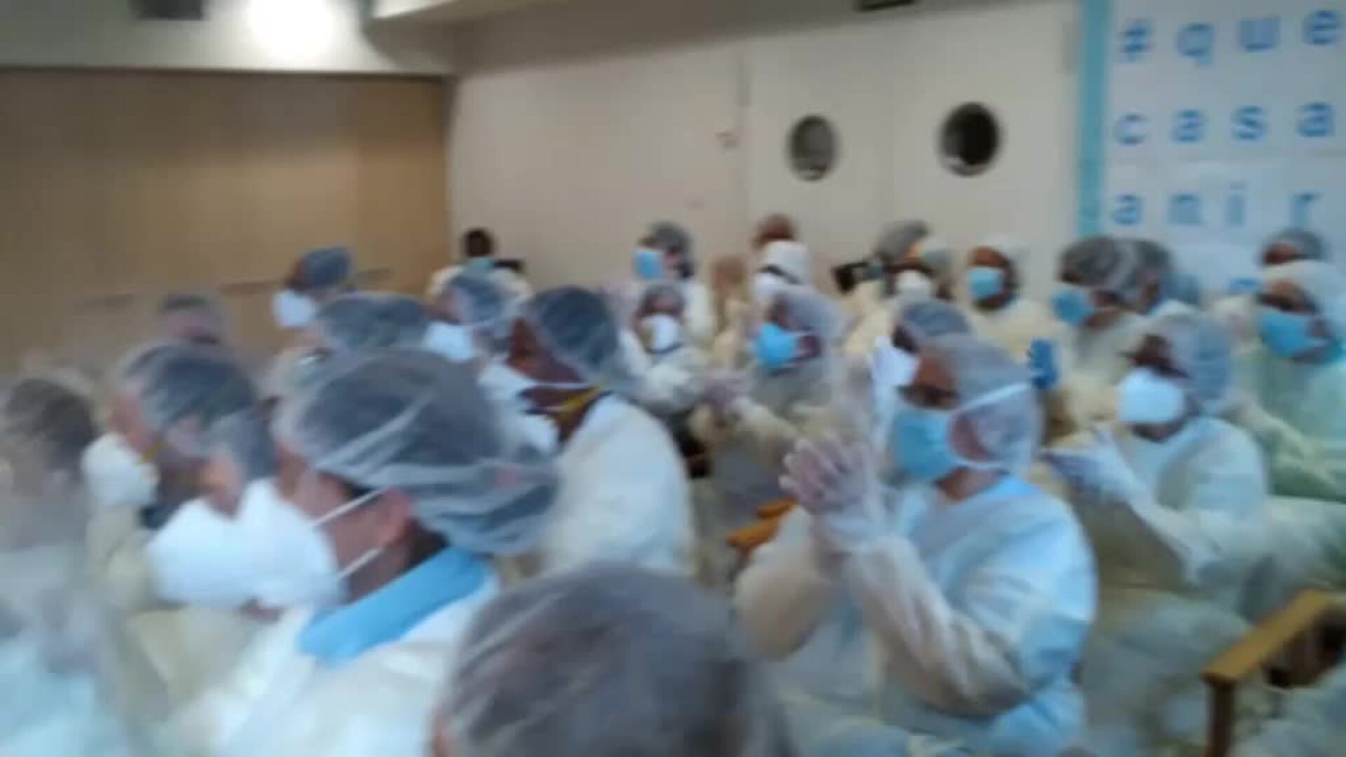 Craviotto anima por videoconferencia a los pacientes y trabajadores de una residencia de Torrelodones (Madrid)