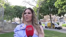 Tamara se rodea de su familia en la primera comunión de su hija Valentina