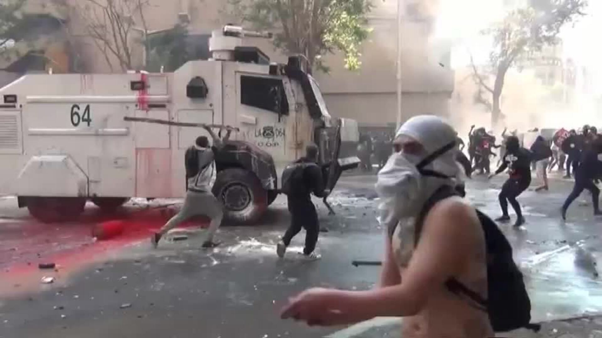 Graves disturbios durante el aniversario de las revueltas en Chile