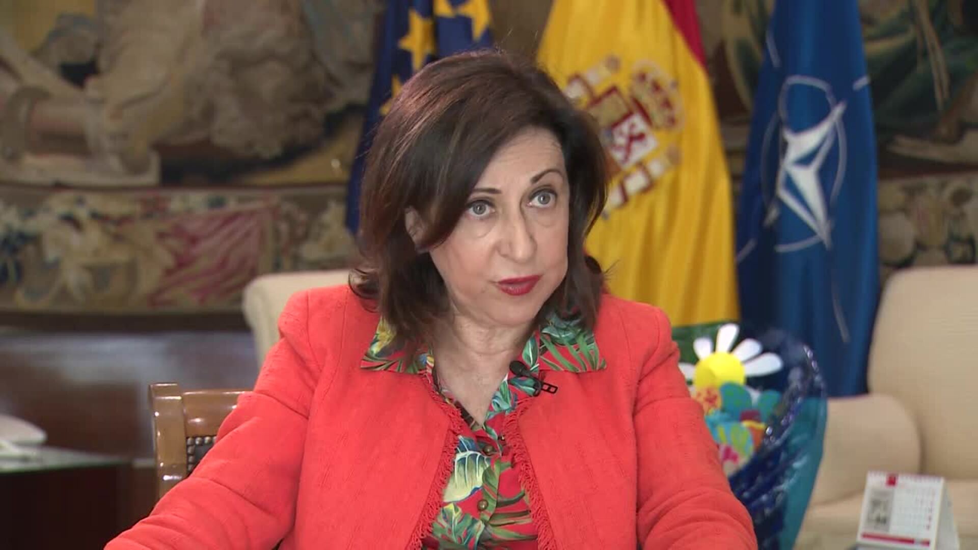 Robles dice que subida salarial de militares será como la de funcionarios