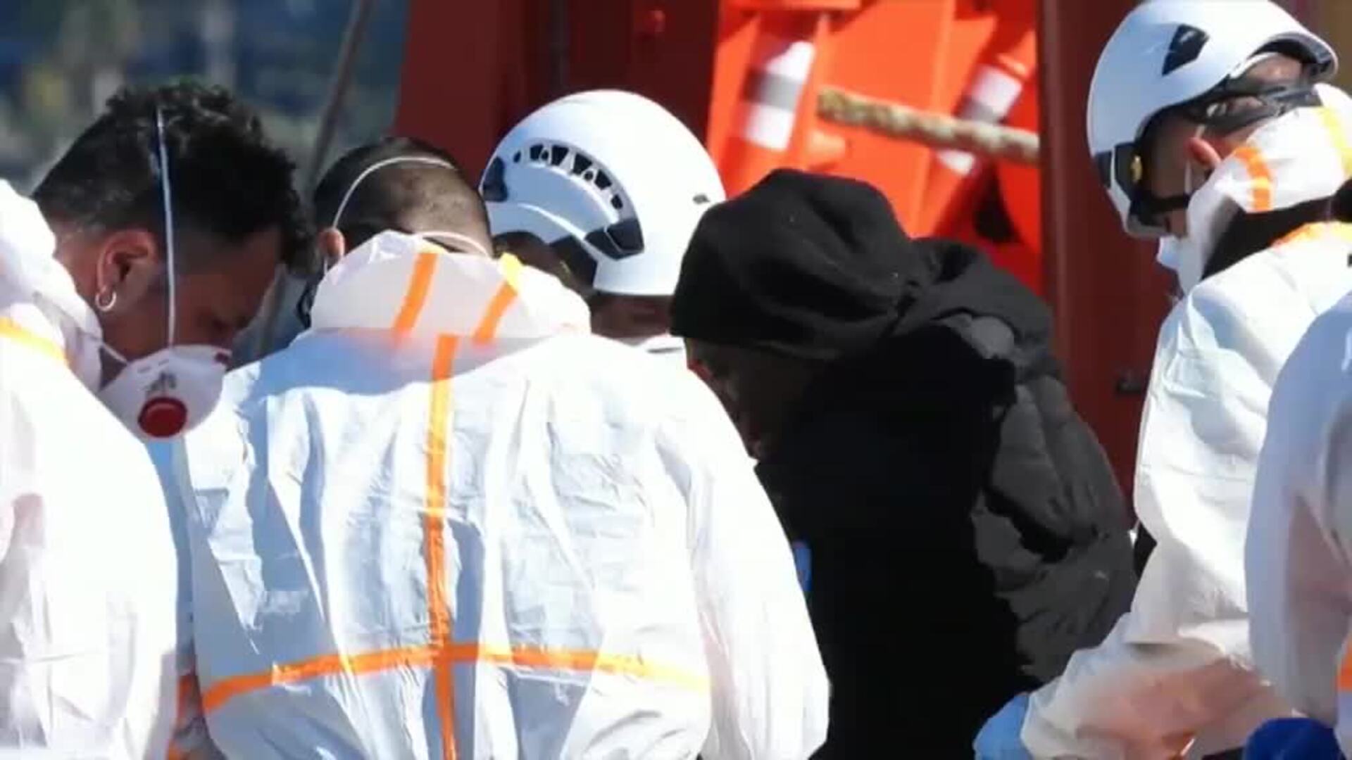 Al menos 25 migrantes muertos tras volcar una patera