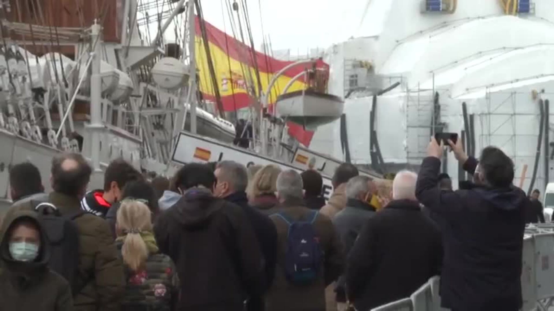 El buque Juan Sebastián Elcano regresa a Barcelona 18 años después