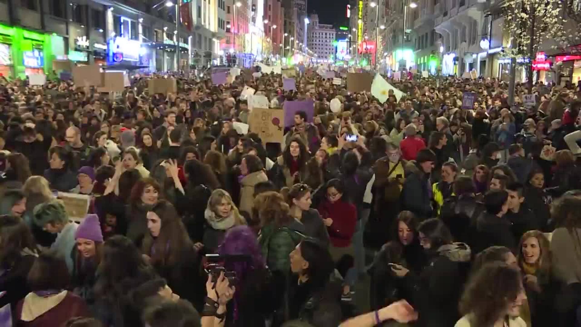 La prohibición de las manifestaciones del 8M en Madrid marca la agenda política