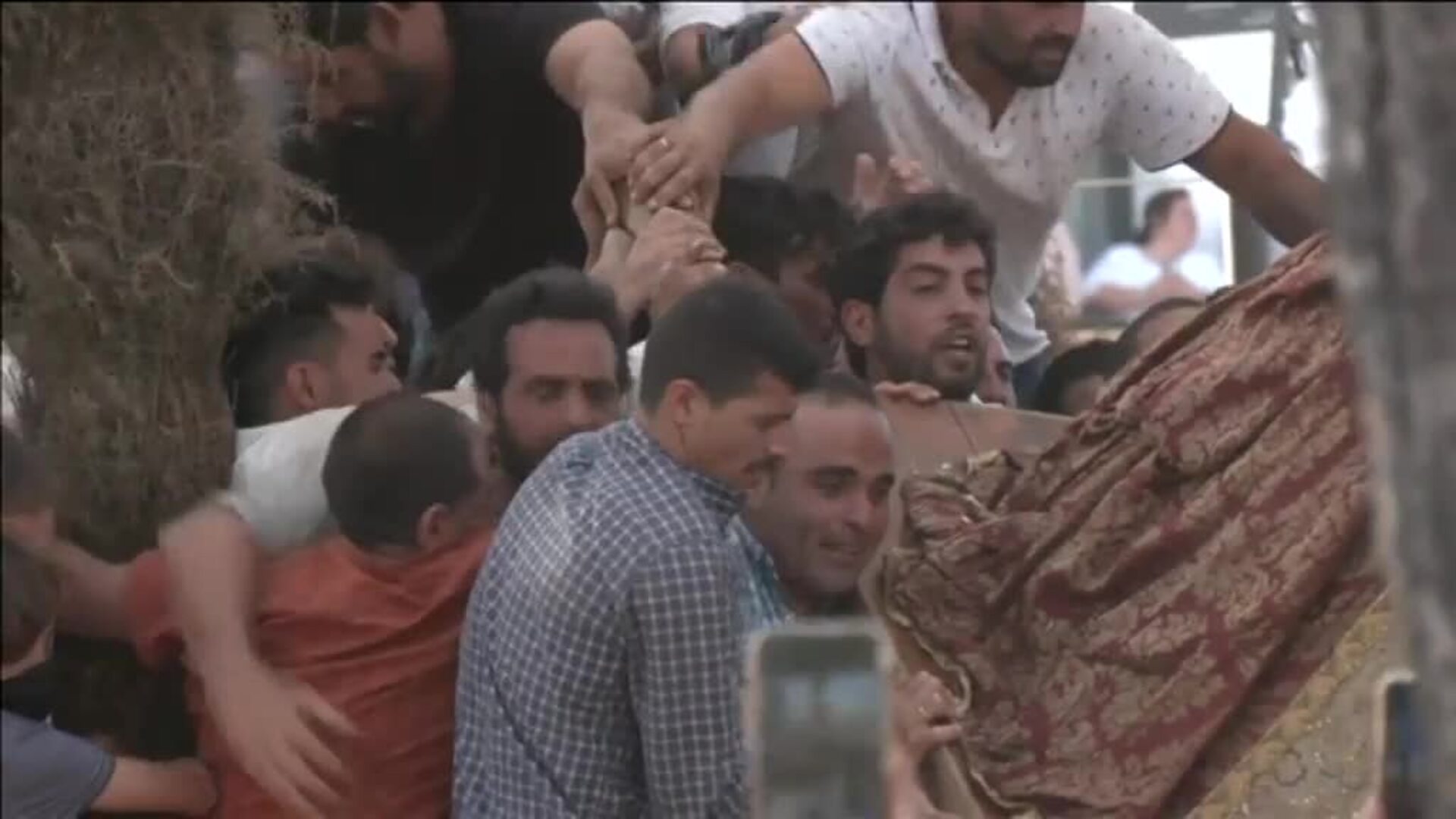 La Blanca Paloma, ya se encuentra en su Ermita de la aldea del Rocio