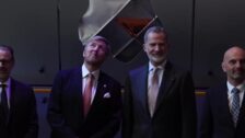 Los reyes de España y Países Bajos visitan el centro tecnológico de la Agencia Espacial