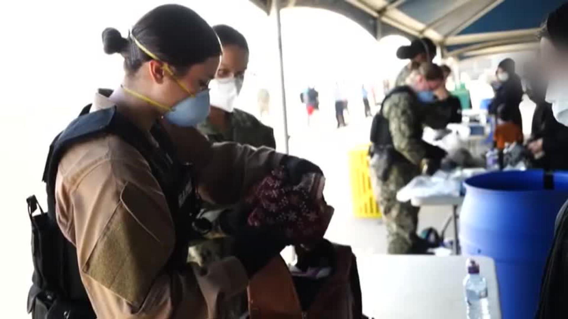 Llegan a la base de Rota dos aviones con 450 afganos