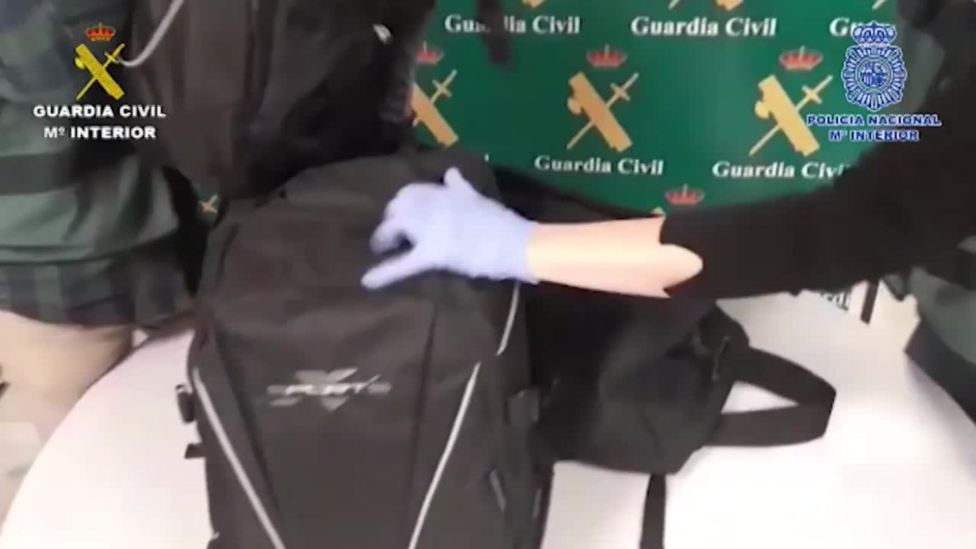 Cae una banda con empleados de aeropuerto que metía cocaína en Barajas