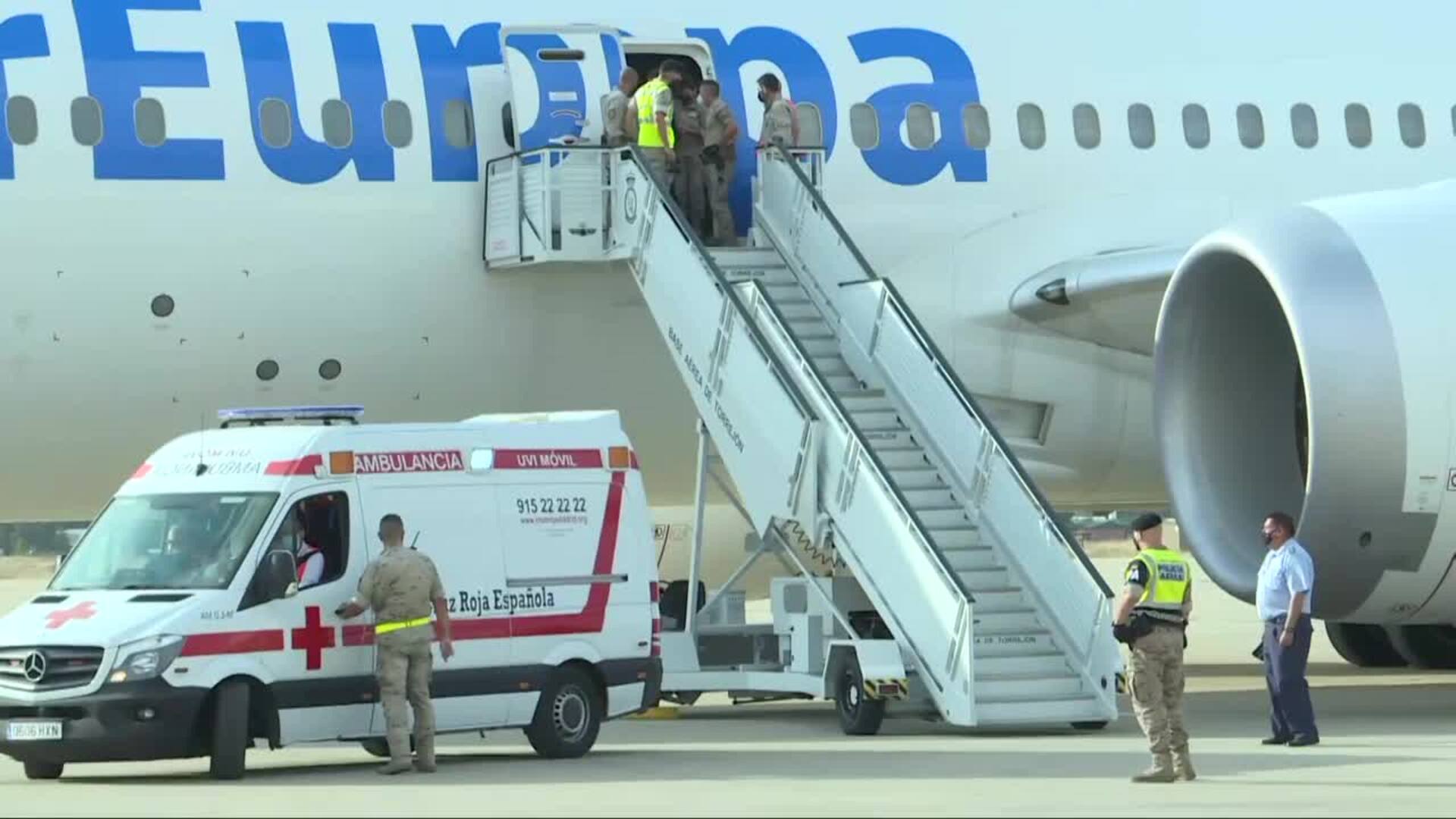 Aterrizan 260 personas procedentes de Afganistán en la base de Torrejón