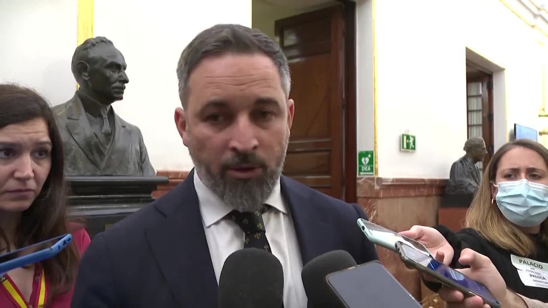 Abascal sobre Olona: &quot;Cada vez le veo más cara de presidenta&quot;