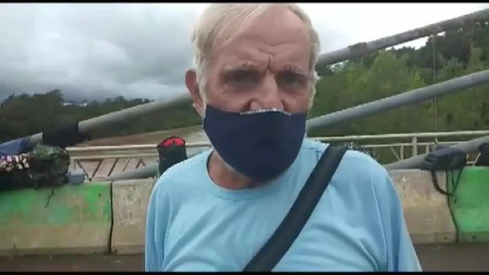 Inmigrantes haitianos tratan de cruzar Perú