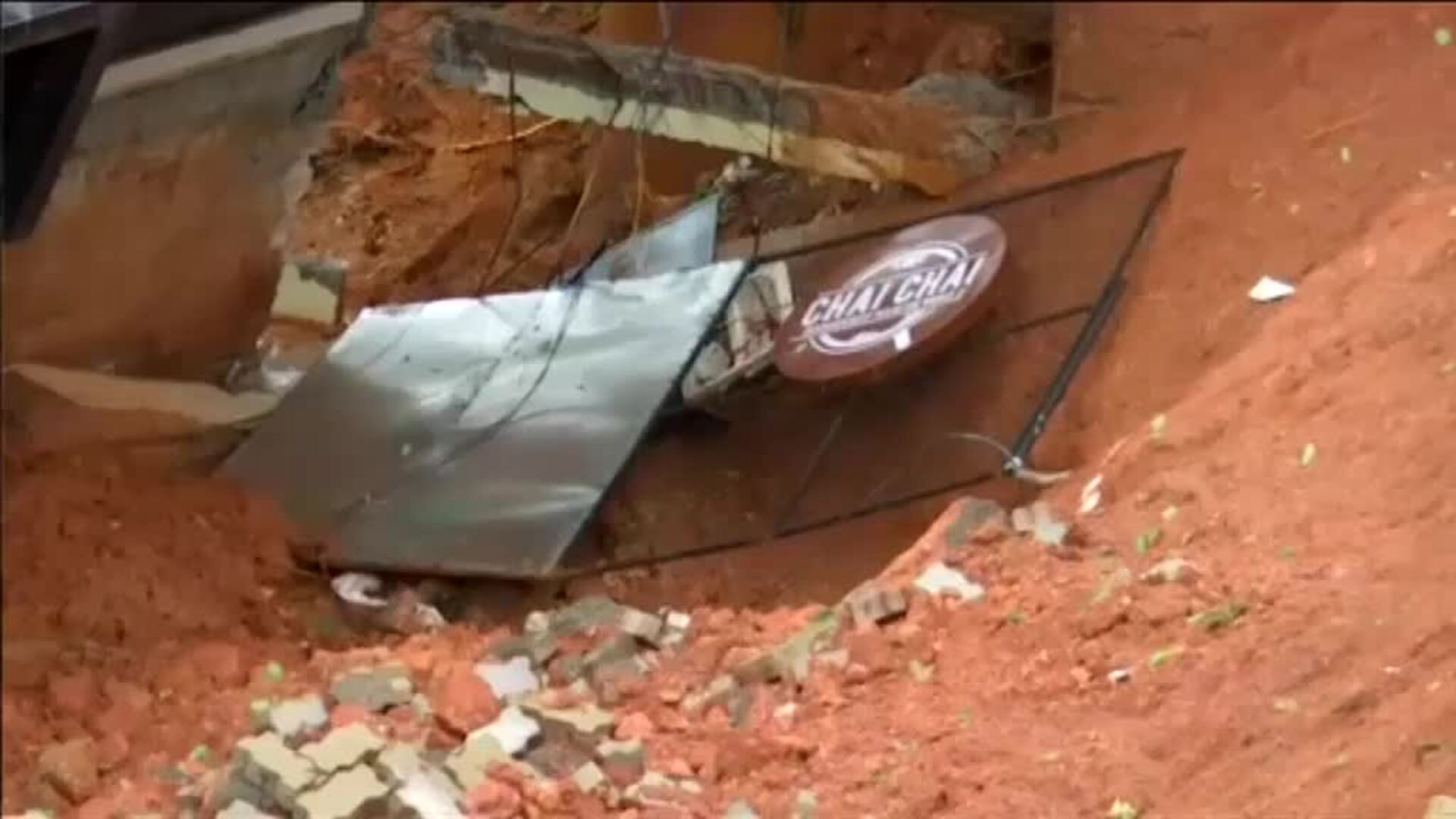 Las lluvias torrenciales dejan en la India al menos un centenar de muertos