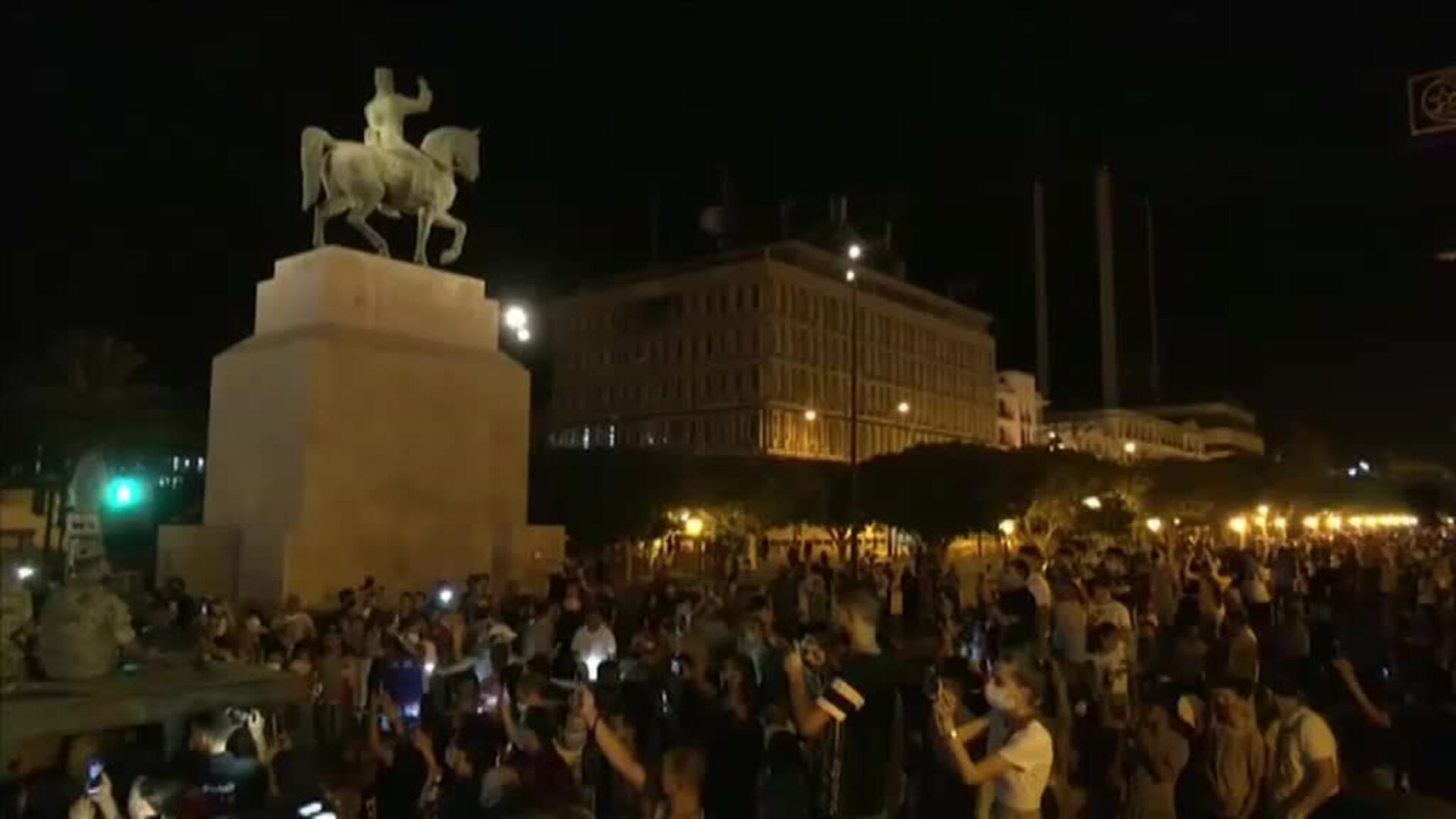 El presidente de Túnez suspende el Parlamento, retira la inmunidad a todos los diputados y asume plenos poderes