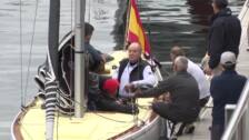 Juan Carlos I en Galicia: casi tres horas en el mar y discreción en tierra