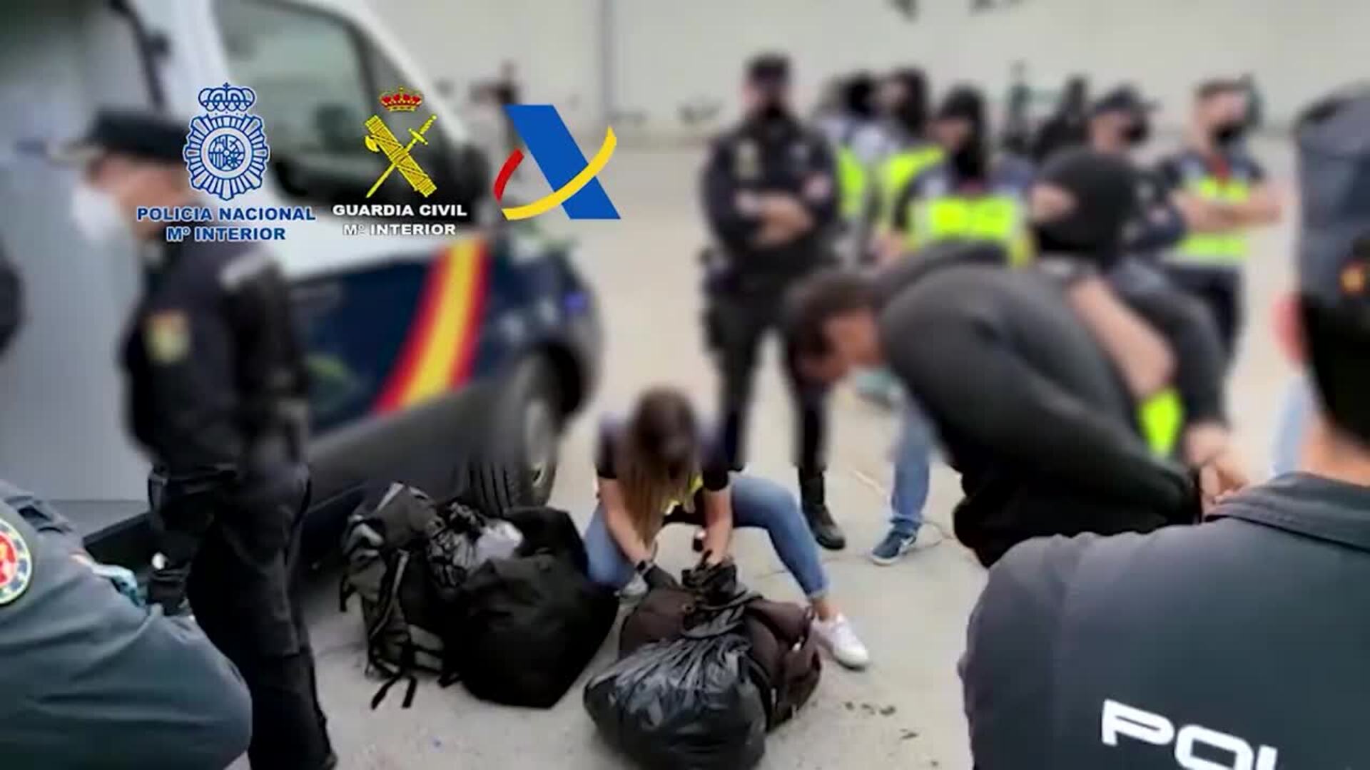 Abordan un pesquero con 560 kilos de cocaína al norte de Canarias