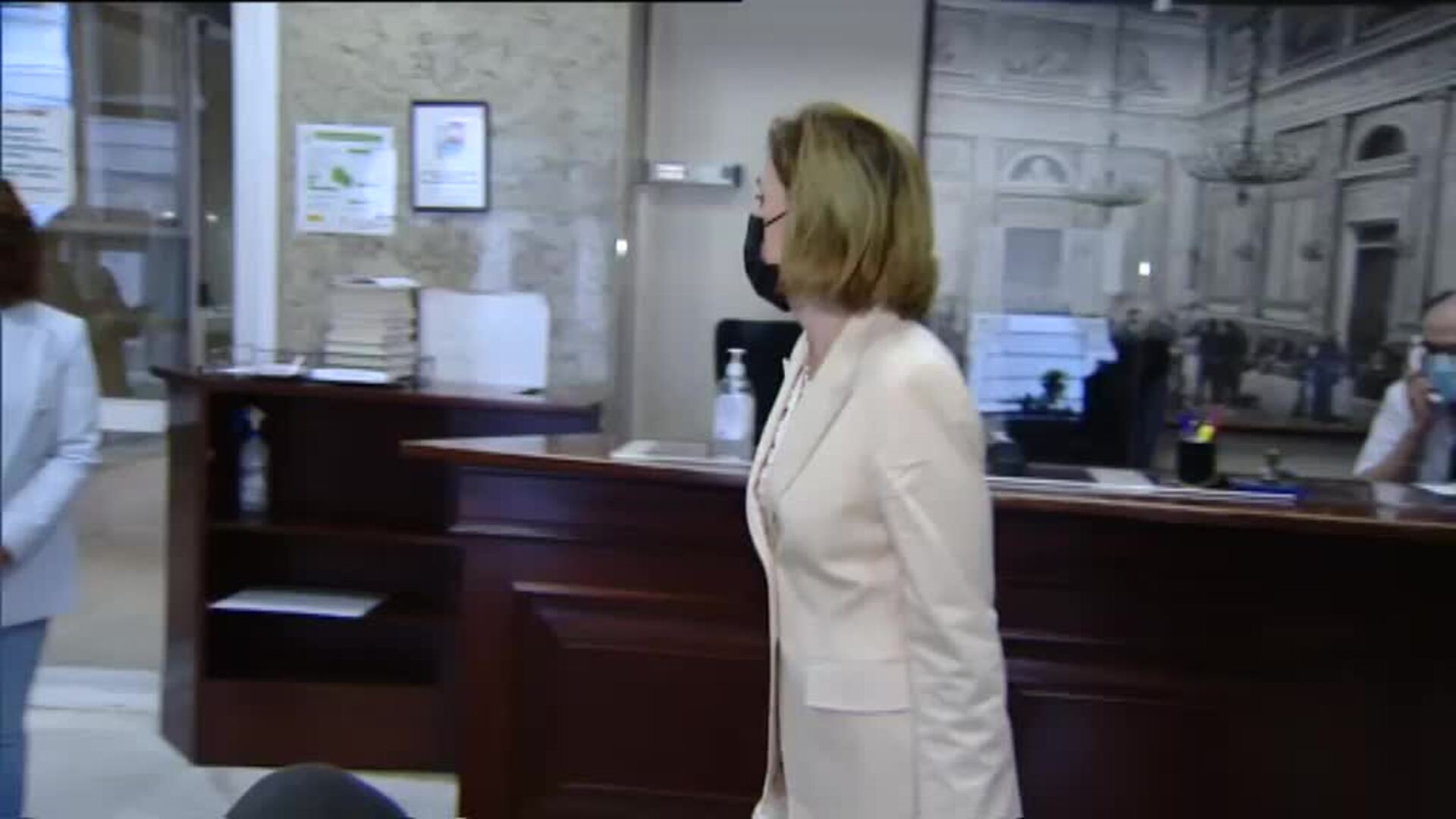 Cospedal se entera por los periodistas de que su comparecencia por la Kitchen ha sido cancelada