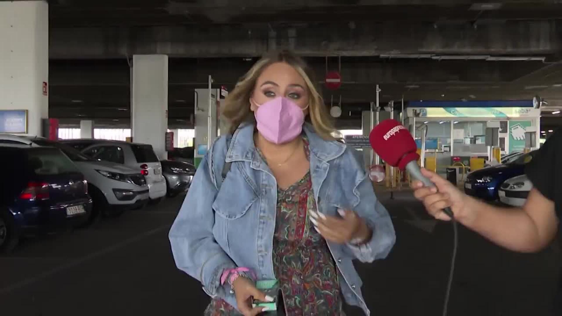 Rocío Flores, visiblemente molesta, aclara su visita al notario