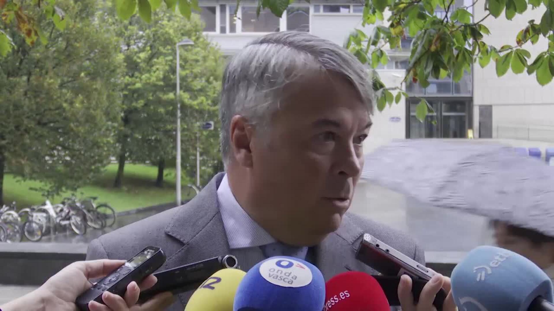 El abogado de tres miembros de &#039;La Manada&#039; asegura que sus defendidos son conscientes de que &quot;han hecho algo malo&quot; por el robo de tres gafas de sol