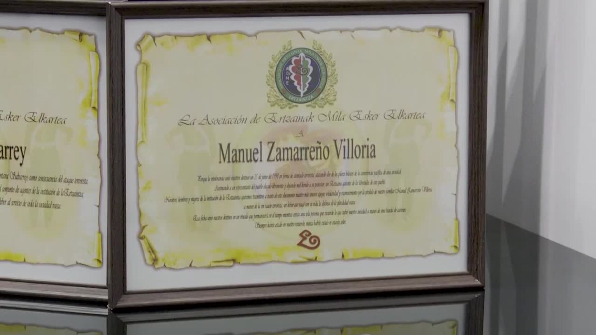 Ertzainas homenajean a Juan María Quintana, escolta del asesinado por ETA Manuel Zamarreño