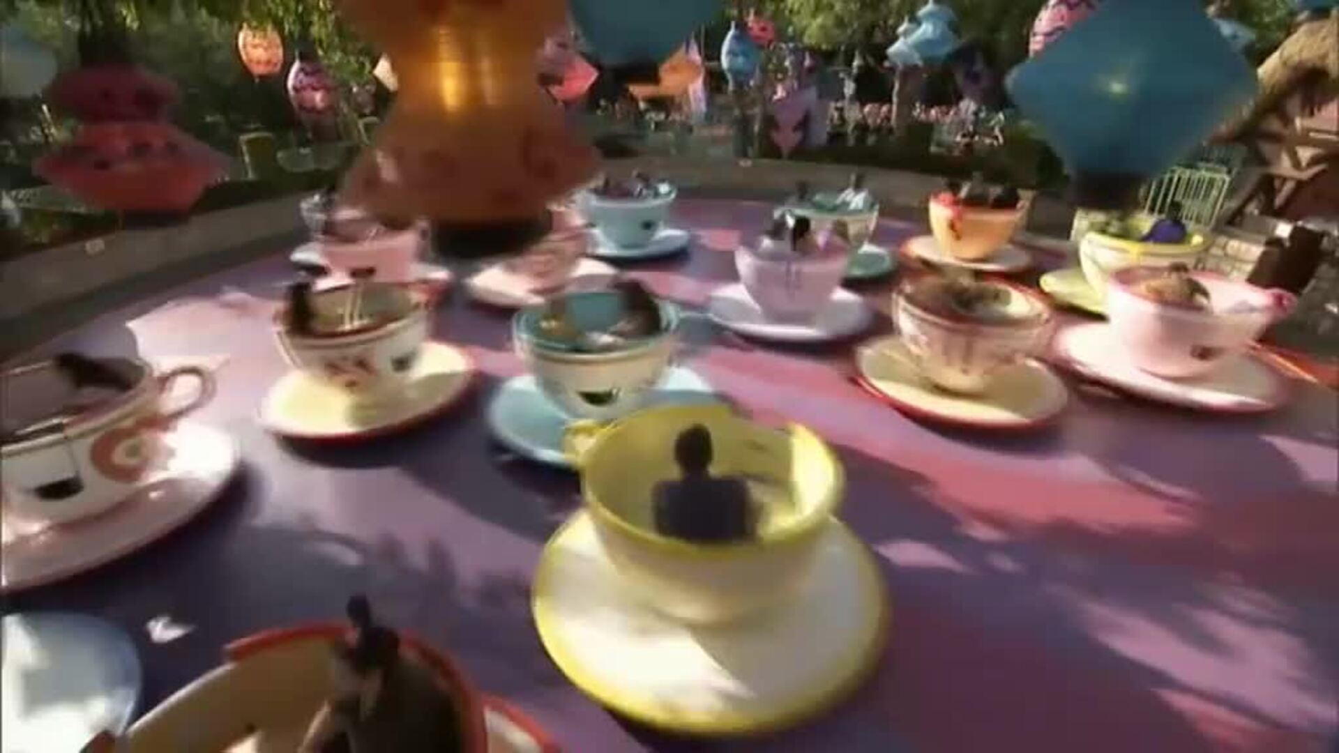 Broadway cancela todos los espéctaculos y Disney cierra sus parques temáticos