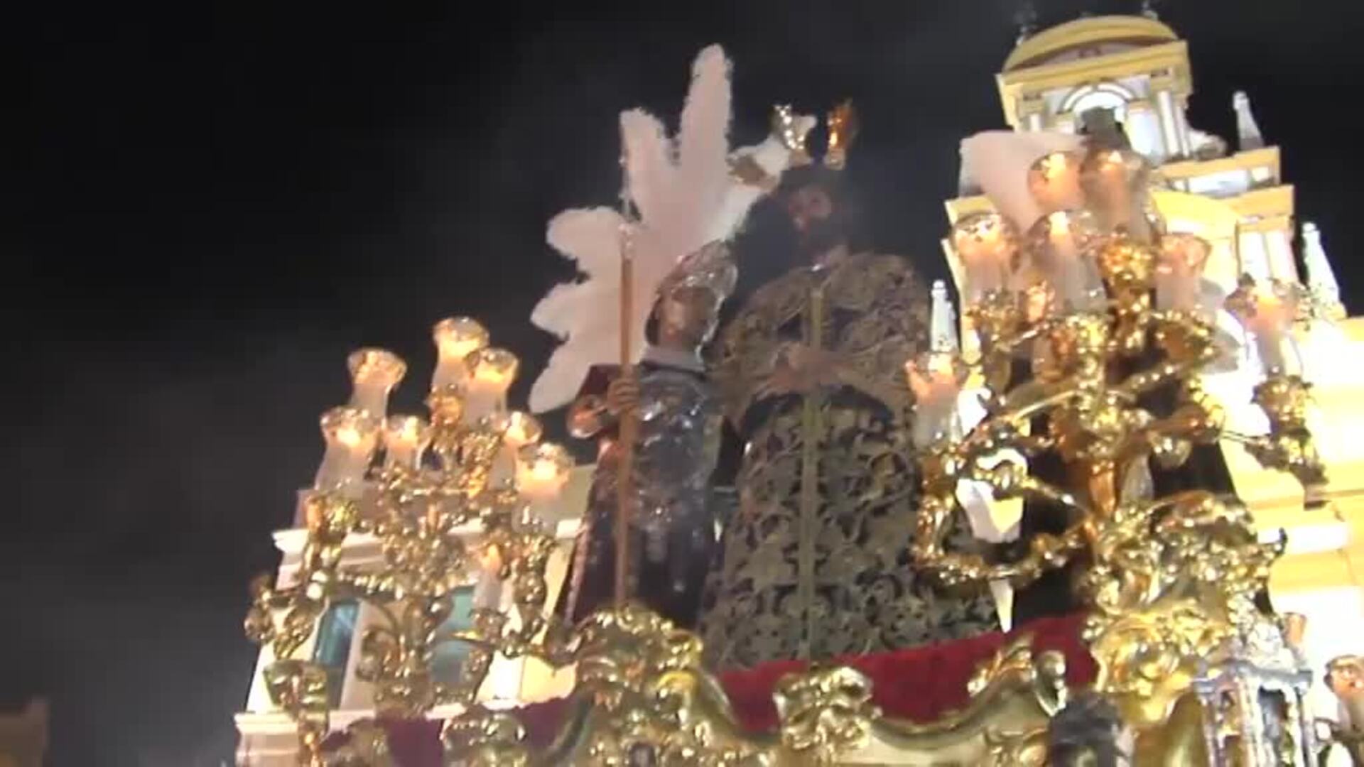 Sevilla vive su &#039;madrugá&#039; más esperada