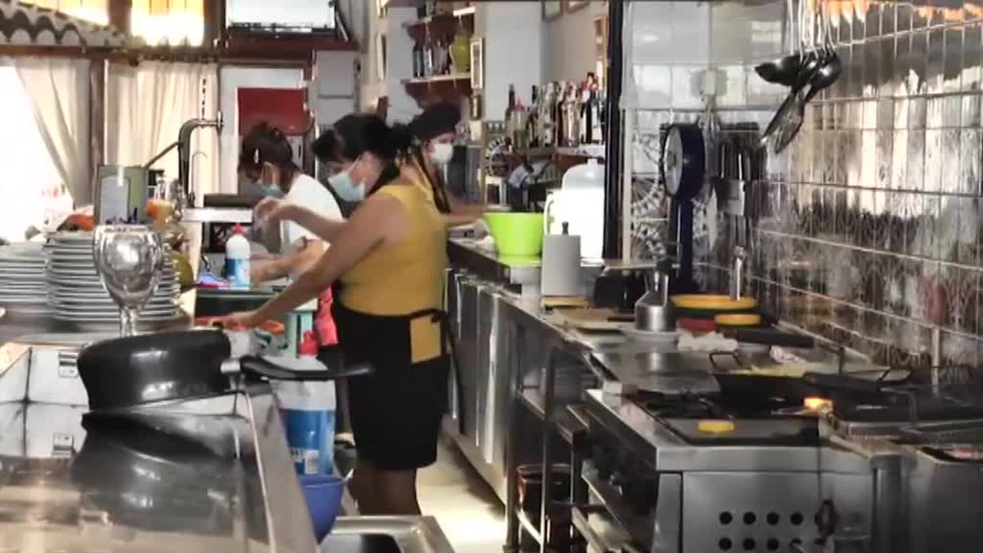 El paro sube en casi 30.000 personas castigando especialmente al sector turístico