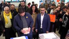 Rufián se fotografía sonriente con los interventores de Vox