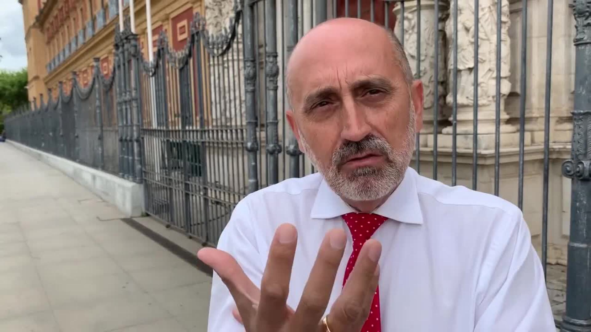 Luis Ángel Hierro invita al PSOE-A a dar un cambio &quot;drástico&quot;