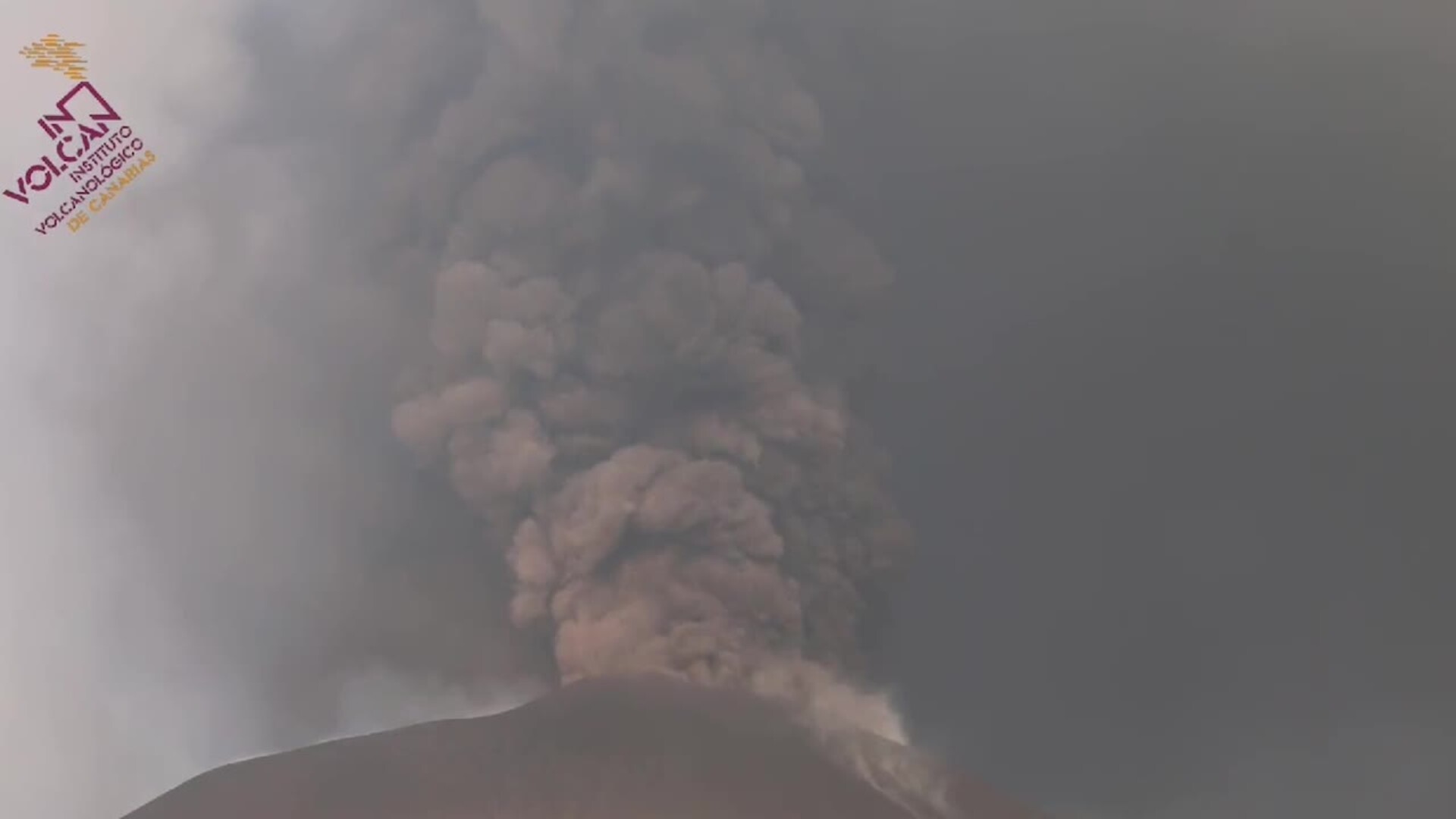 Actividad eléctrica en la columna de cenizas del volcán de La Palma