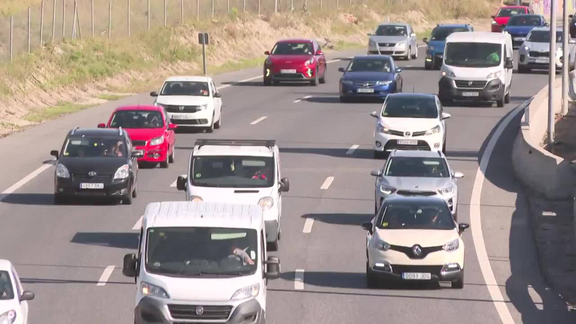 Comienza la operación salida por el puente de San Isidro