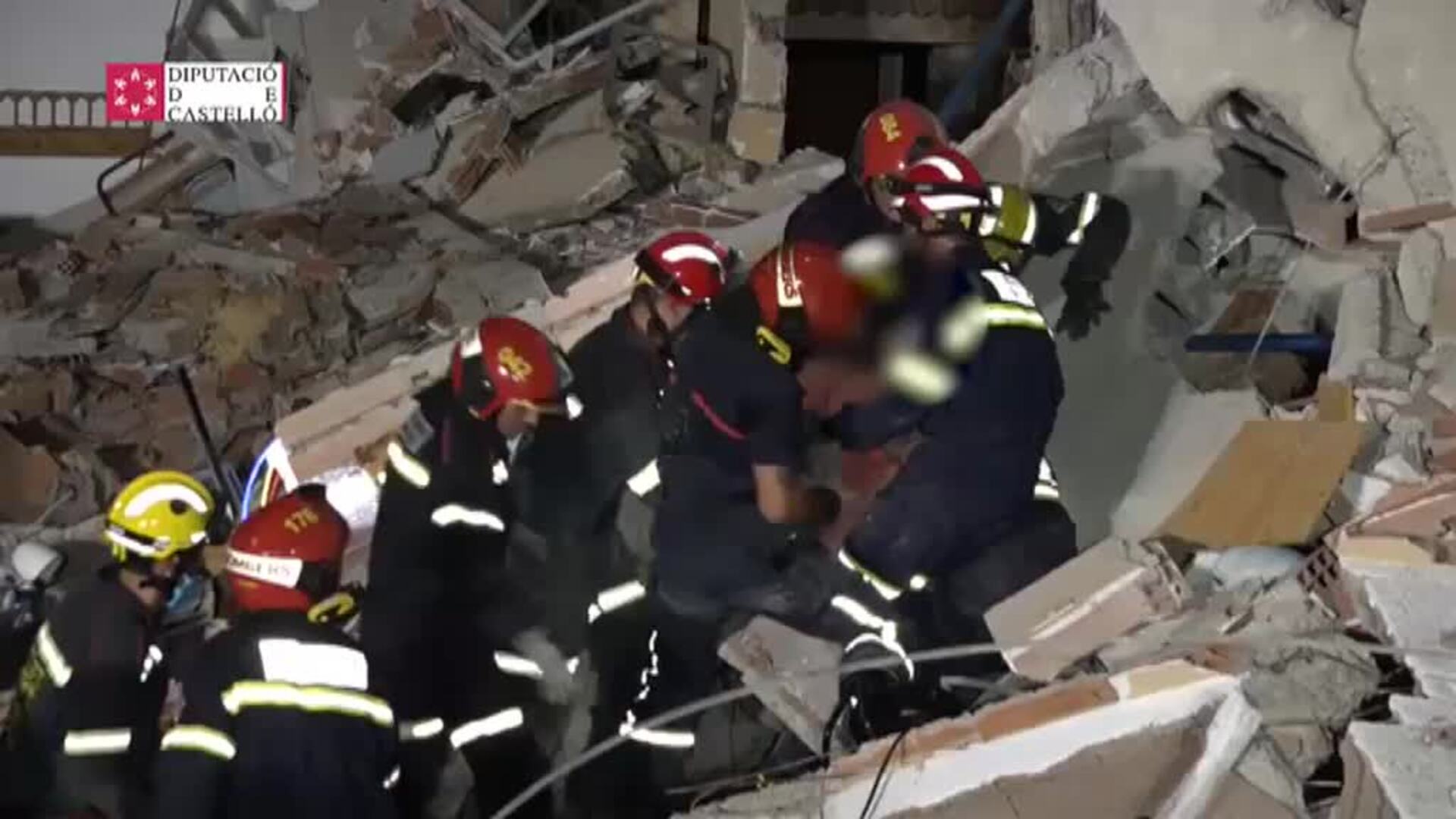 Cuatro horas atrapado bajo toneladas de escombros en Peñíscola