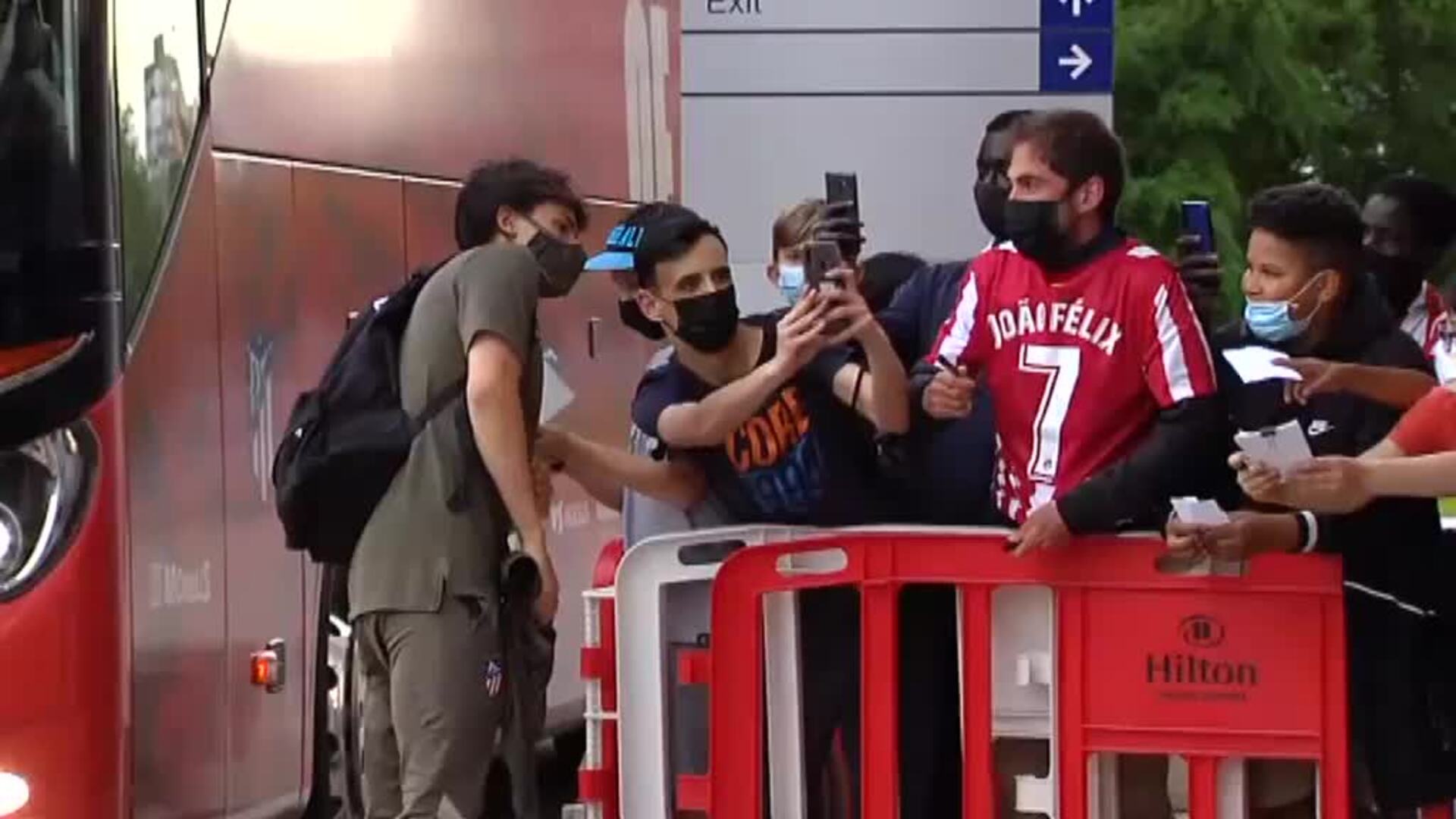 El Atlético se prepara para cantar el alirón si gana a Osasuna y el Madrid cae en San Mamés