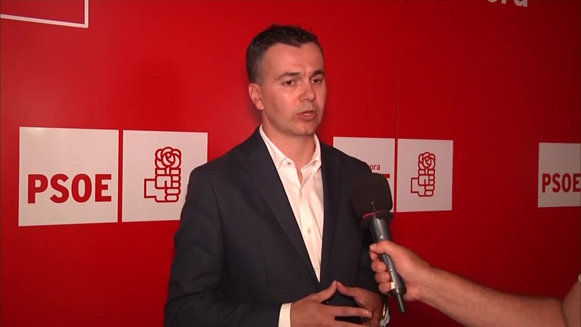 Gómez: &quot;Hemos pedido al PP, ya que no aporta, que no moleste&quot;