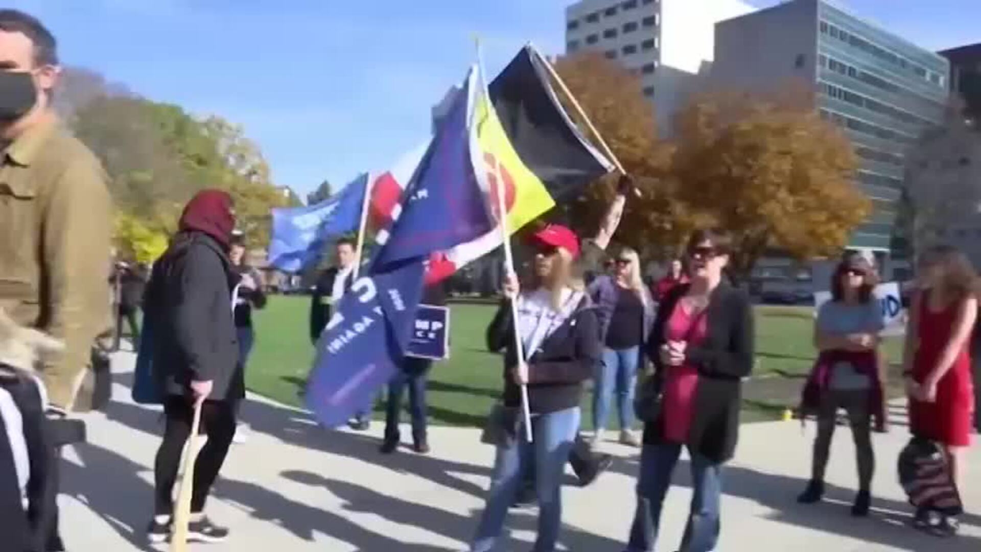 Seguidores de Trump no reconocen la victoria de Biden y denuncian fraude sin aportar pruebas