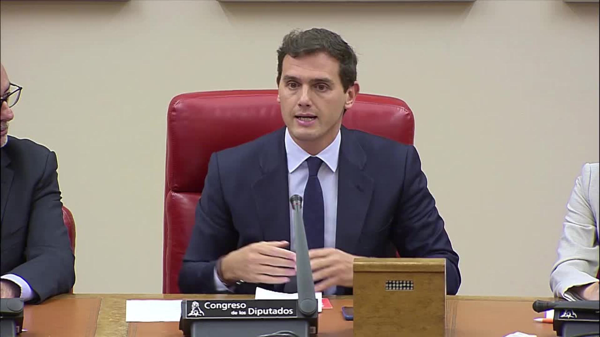 Rivera pide a Manuel Cruz dimitir &quot;si lo publicado es cierto&quot;