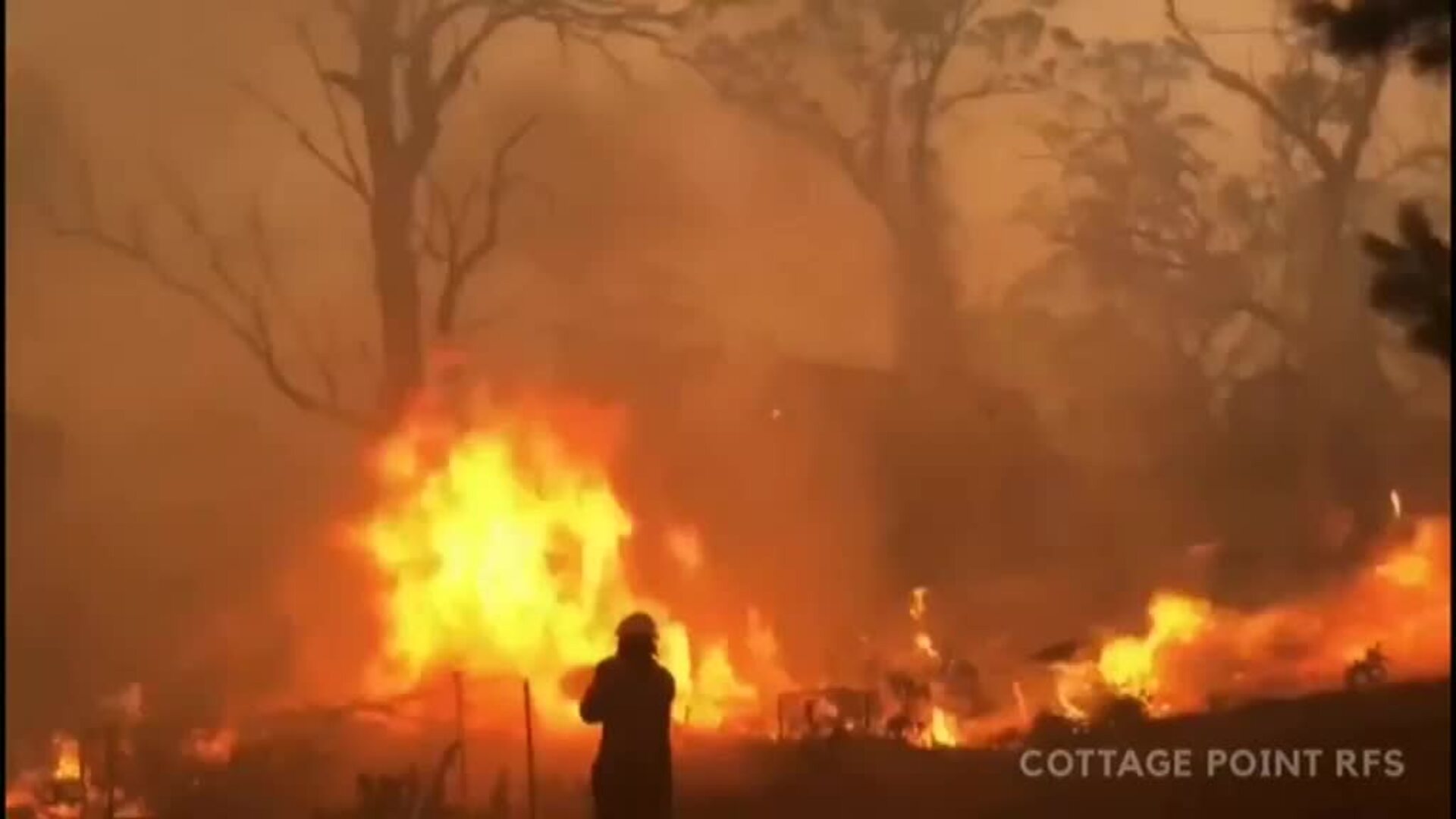 Continúan descontrolados los incendios en Australia