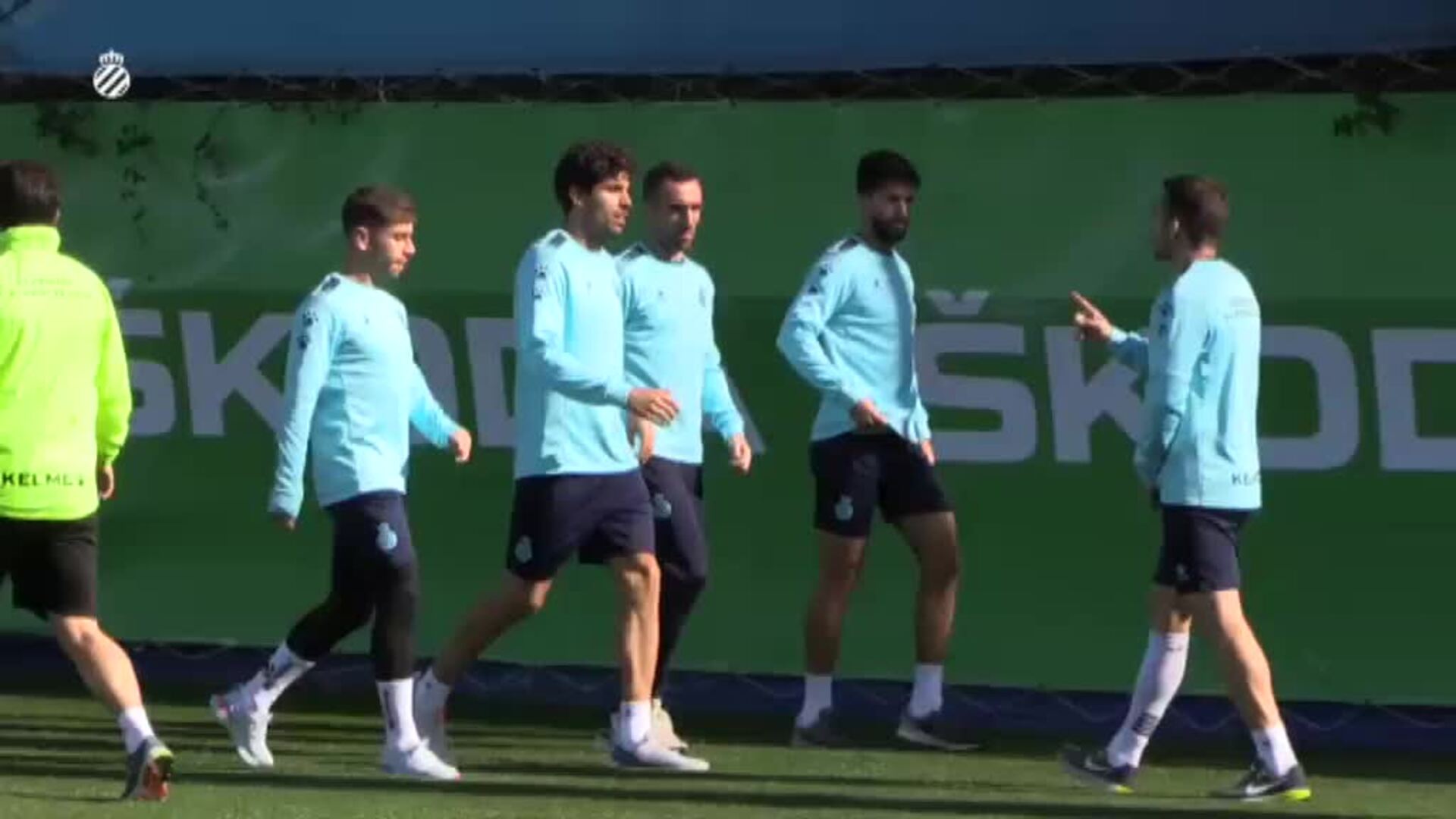 El Espanyol entrena bajo la atenta mirada del presidente
