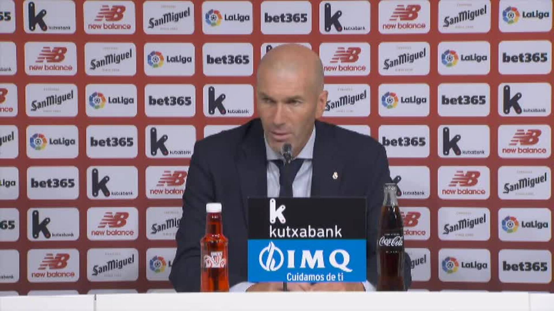 Zidane dice que está &quot;cansado&quot; de que digan que el Real Madrid gana por los árbitros
