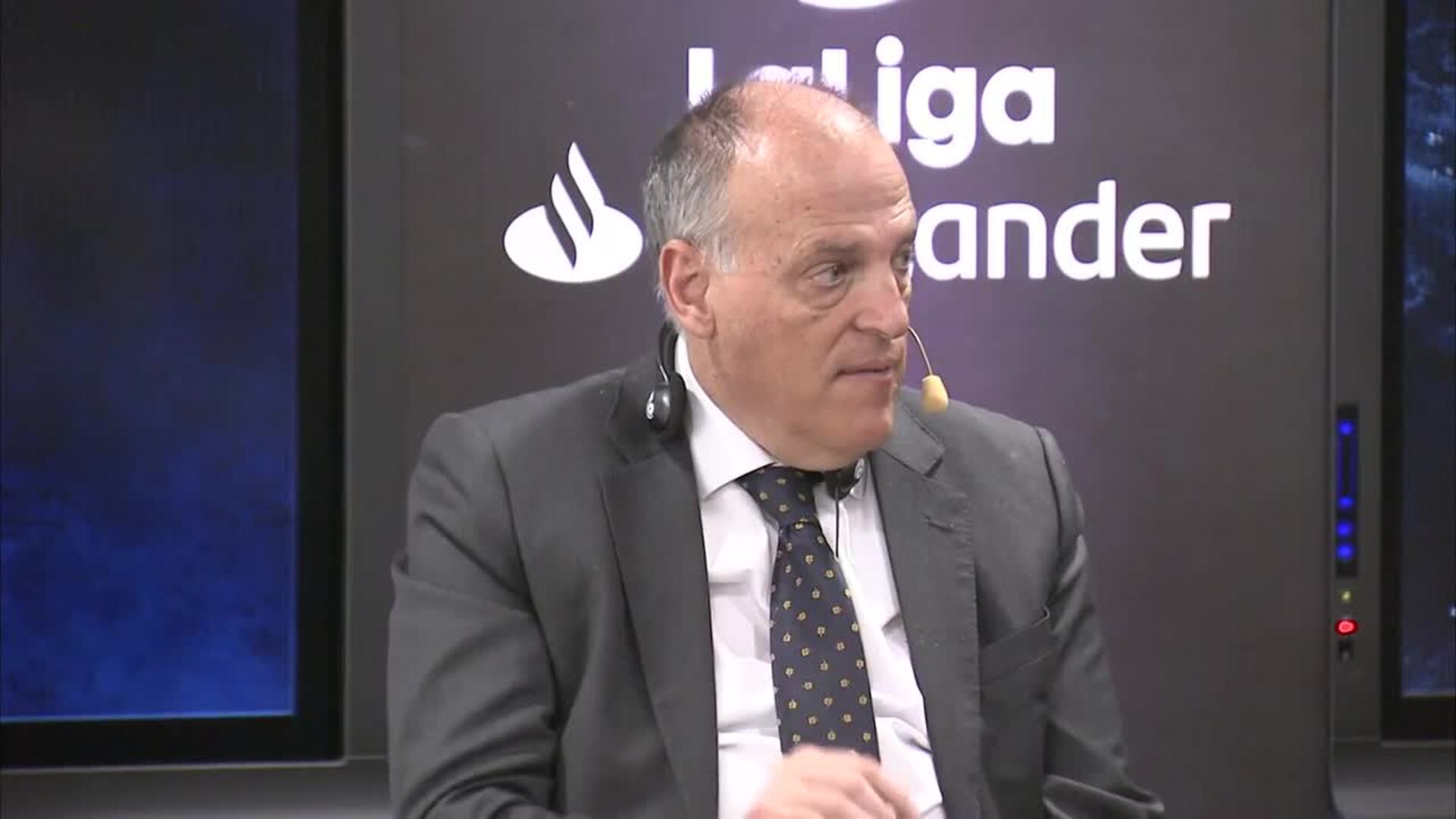 Tebas señala que no se han &quot;planteado&quot; suspender el Clásico